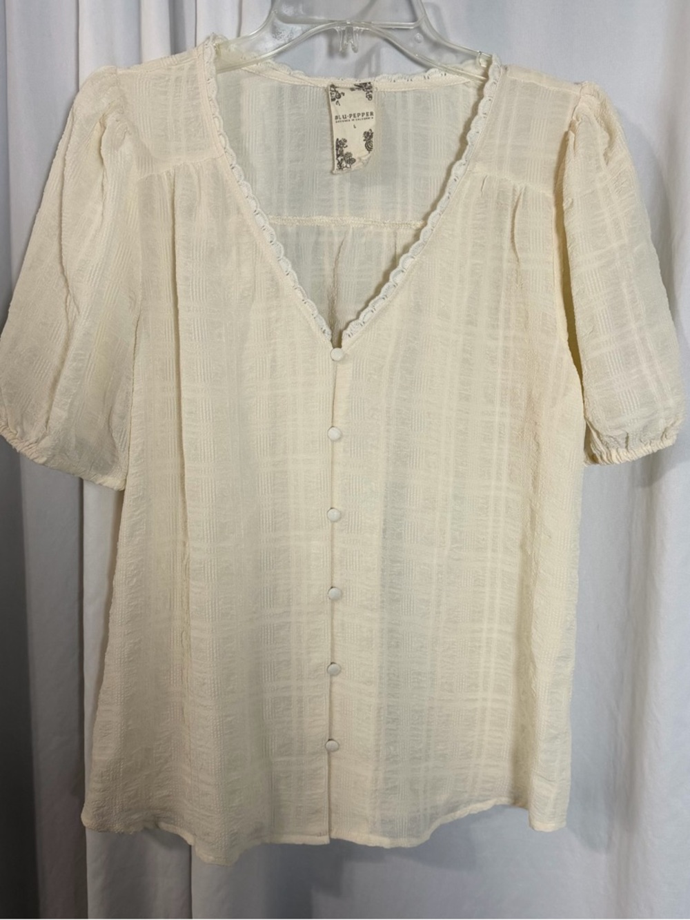 Blu Pepper Women's Cream Button-Front Short Sleeve Top